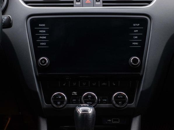 Skoda Octavia III (A7) Рестайлинг с пробегом 2020 года, цена 1 920 000 рублей, 120771 км, лифтбек, Автокод Объявления