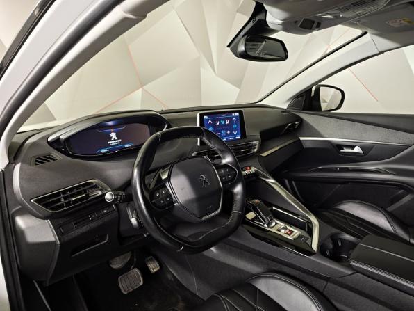 Peugeot 3008 II с пробегом 2019 года, цена 1 700 000 рублей, 122924 км, внедорожник, Автокод Объявления