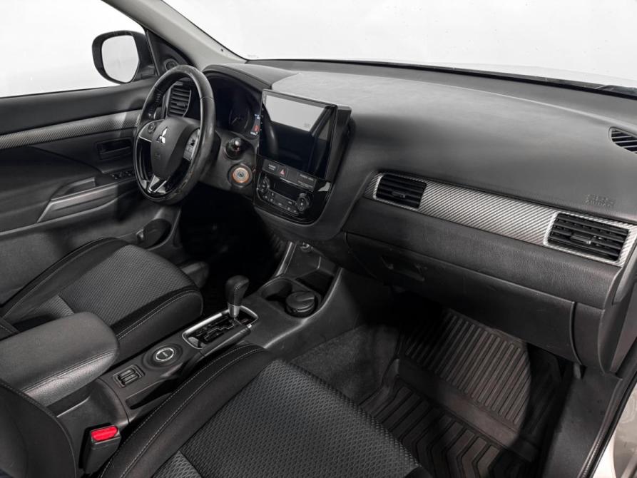 Mitsubishi Outlander III Рестайлинг 2 Санкт-Петербург  - изображение 13
