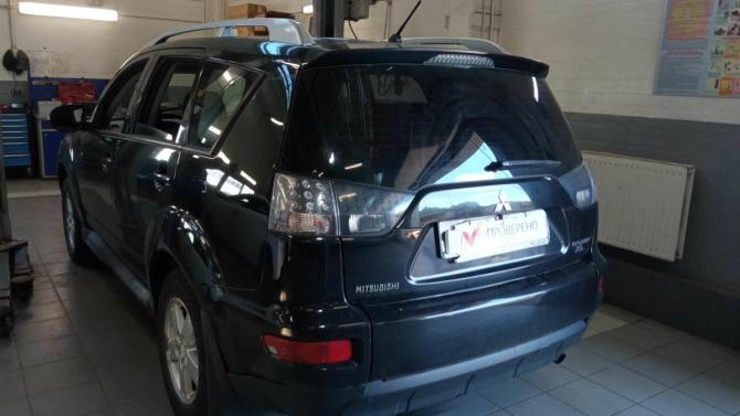 Mitsubishi Outlander II Рестайлинг с пробегом 2009 года, цена 850 000 рублей, 254843 км, внедорожник, Автокод Объявления
