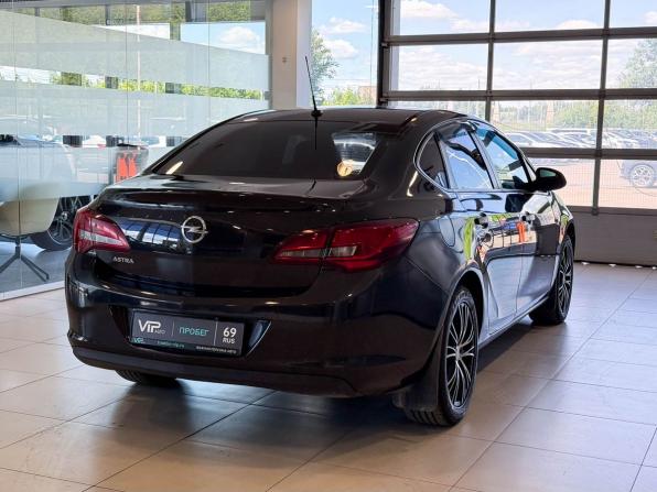 Opel Astra J Рестайлинг с пробегом 2012 года, цена 715 000 рублей, 195582 км, седан, Автокод Объявления