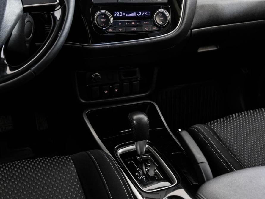 Mitsubishi Outlander III Рестайлинг 2 Санкт-Петербург  - изображение 13
