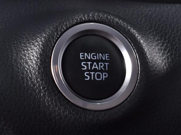 Toyota Yaris IV с пробегом 2020 года, цена 1 049 995 рублей, 122022 км, хэтчбек, Автокод Объявления