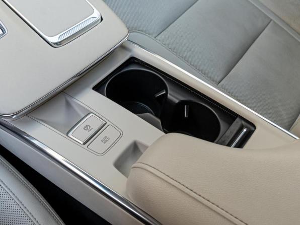 Hyundai Grandeur VI Рестайлинг с пробегом 2021 года, цена 3 130 000 рублей, 75209 км, седан, Автокод Объявления