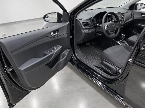 Hyundai Solaris II Рестайлинг с пробегом 2021 года, цена 1 455 000 рублей, 141500 км, седан, Автокод Объявления