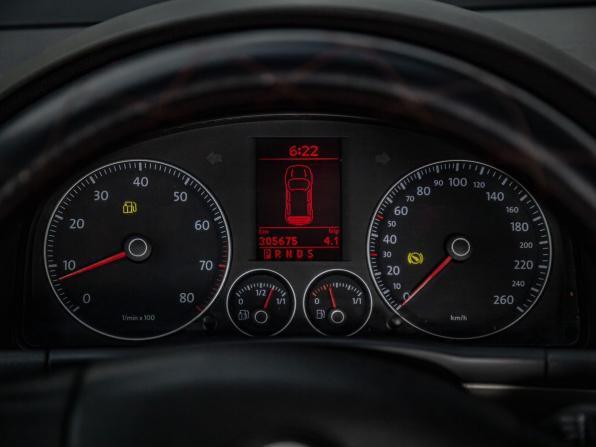 Volkswagen Touran I Рестайлинг с пробегом 2010 года, цена 579 000 рублей, 305666 км, компактвэн, Автокод Объявления