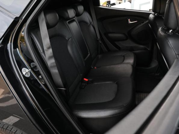 Hyundai ix35 I Рестайлинг с пробегом 2013 года, цена 1 360 000 рублей, 150062 км, внедорожник, Автокод Объявления