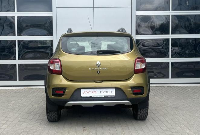 Renault Sandero II с пробегом 2015 года, цена 790 000 рублей, 177812 км, хэтчбек, Автокод Объявления