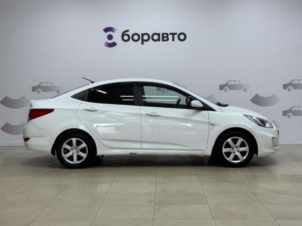 Hyundai Solaris I с пробегом 2014 года, цена 900 000 рублей, 138432 км, седан, Автокод Объявления