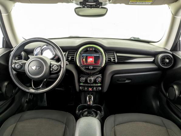 Mini Hatch III (F55/F56) Рестайлинг с пробегом 2020 года, цена 2 050 000 рублей, 94500 км, хэтчбек, Автокод Объявления