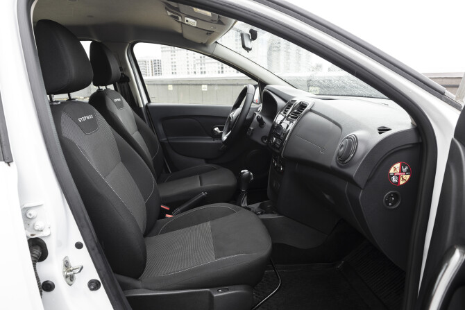 Renault Logan II Рестайлинг с пробегом 2020 года, цена 1 185 000 рублей, 60000 км, седан, Автокод Объявления