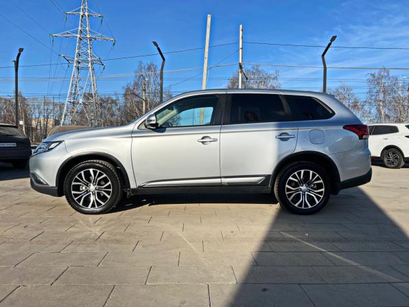 Mitsubishi Outlander III Рестайлинг 3 с пробегом 2019 года, цена 2 008 900 рублей, 62824 км, внедорожник, Автокод Объявления