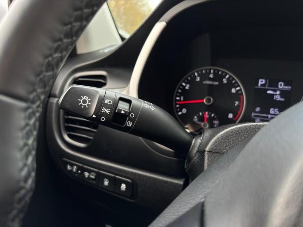 Kia Rio IV Рестайлинг с пробегом 2020 года, цена 1 599 000 рублей, 73000 км, седан, Автокод Объявления