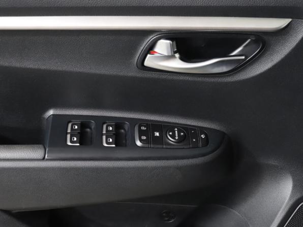 Kia Rio IV Рестайлинг с пробегом 2021 года, цена 2 144 000 рублей, 40317 км, хэтчбек, Автокод Объявления