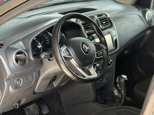 Renault Sandero II Рестайлинг с пробегом 2018 года, цена 845 000 рублей, 220012 км, хэтчбек, Автокод Объявления