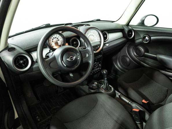 Mini Hatch II (R56) Рестайлинг с пробегом 2011 года, цена 749 585 рублей, 205012 км, хэтчбек, Автокод Объявления