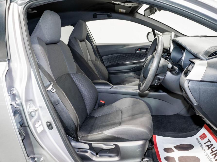 Toyota C-HR I Рестайлинг Чита  - изображение 6