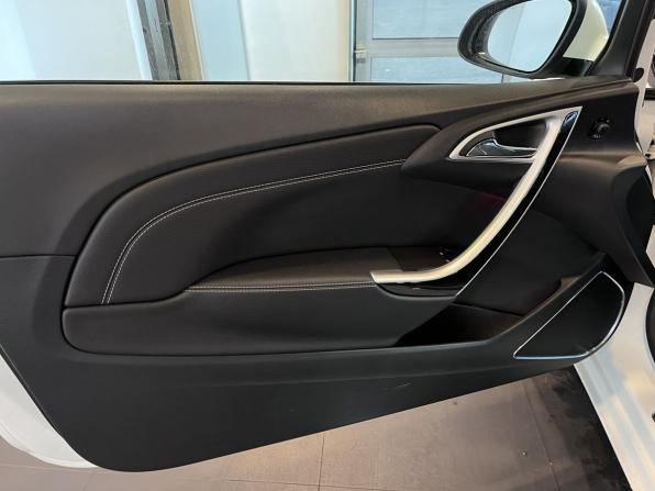 Opel Astra J Рестайлинг с пробегом 2014 года, цена 899 000 рублей, 217487 км, хэтчбек, Автокод Объявления