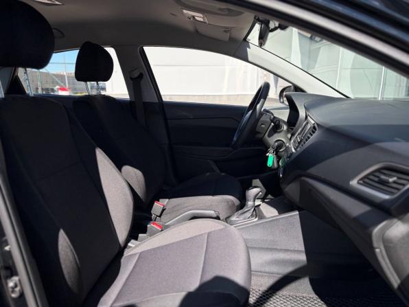 Hyundai Solaris II с пробегом 2019 года, цена 1 375 000 рублей, 49000 км, седан, Автокод Объявления