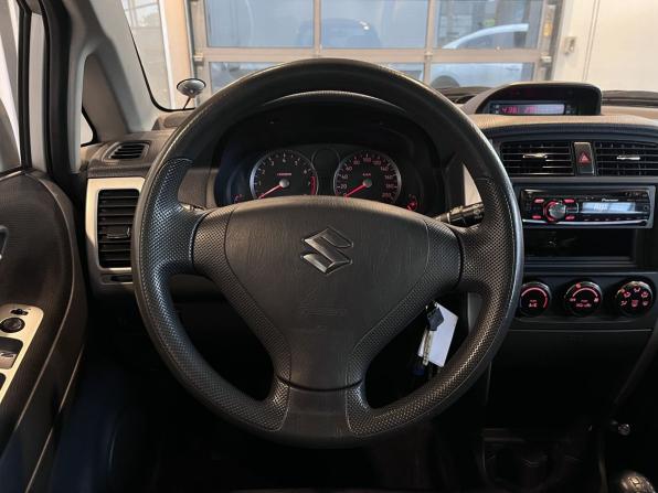 Suzuki Liana I Рестайлинг с пробегом 2005 года, цена 239 000 рублей, 193907 км, седан, Автокод Объявления