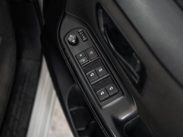 Toyota Noah III (R80) Рестайлинг с пробегом 2020 года, цена 2 170 300 рублей, 150748 км, минивэн, Автокод Объявления