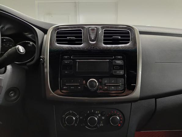 Renault Logan II с пробегом 2014 года, цена 595 000 рублей, 215766 км, седан, Автокод Объявления