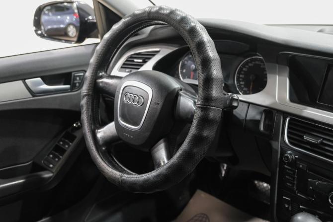 Audi A4 IV (B8) с пробегом 2011 года, цена 909 000 рублей, 268800 км, седан, Автокод Объявления