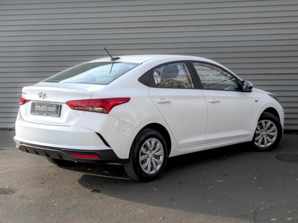 Hyundai Solaris II Рестайлинг с пробегом 2022 года, цена 1 530 000 рублей, 65904 км, седан, Автокод Объявления