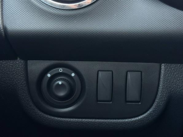 Renault Sandero II Рестайлинг с пробегом 2020 года, цена 879 000 рублей, 163035 км, хэтчбек, Автокод Объявления