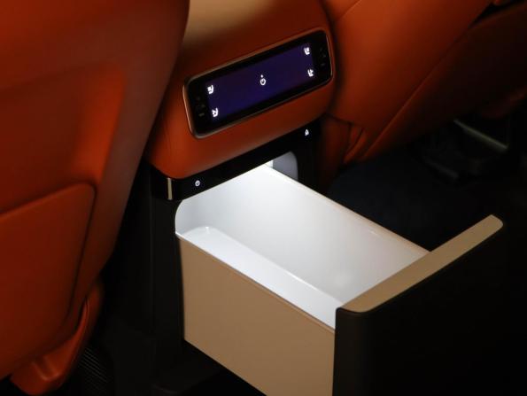 Li Auto (Lixiang) L9 I Рестайлинг с пробегом 2024 года, цена 7 371 000 рублей, 27058 км, внедорожник, Автокод Объявления