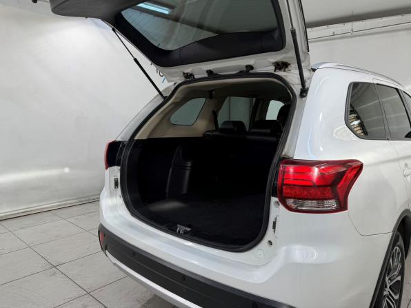 Mitsubishi Outlander III Рестайлинг 2 с пробегом 2016 года, цена 1 699 800 рублей, 88000 км, внедорожник, Автокод Объявления