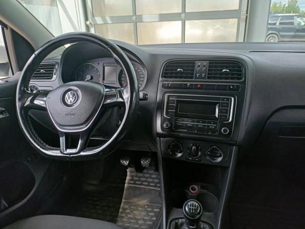 Volkswagen Polo V Рестайлинг с пробегом 2016 года, цена 899 000 рублей, 170000 км, седан, Автокод Объявления