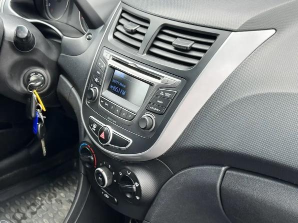 Hyundai Solaris I с пробегом 2013 года, цена 799 000 рублей, 134844 км, седан, Автокод Объявления