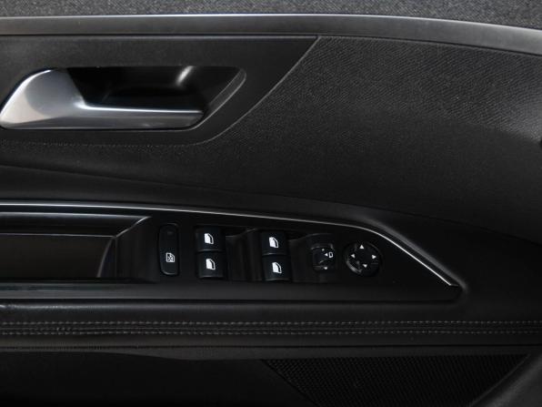 Peugeot 5008 II с пробегом 2018 года, цена 1 711 000 рублей, 210000 км, внедорожник, Автокод Объявления
