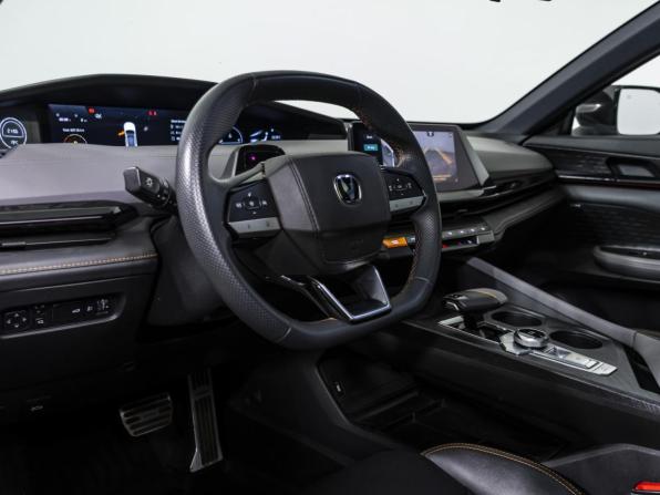 Changan UNI-V I с пробегом 2023 года, цена 2 150 000 рублей, 60110 км, лифтбек, Автокод Объявления