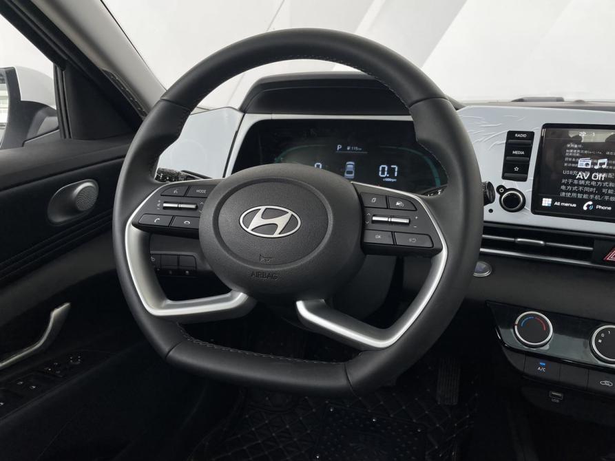 Hyundai Elantra VII (CN7) Рестайлинг Екатеринбург  - изображение 17