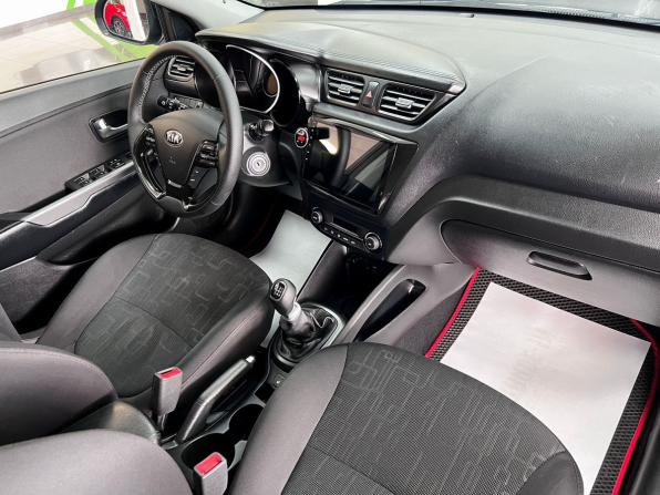Kia Rio III Рестайлинг с пробегом 2016 года, цена 995 000 рублей, 136890 км, хэтчбек, Автокод Объявления