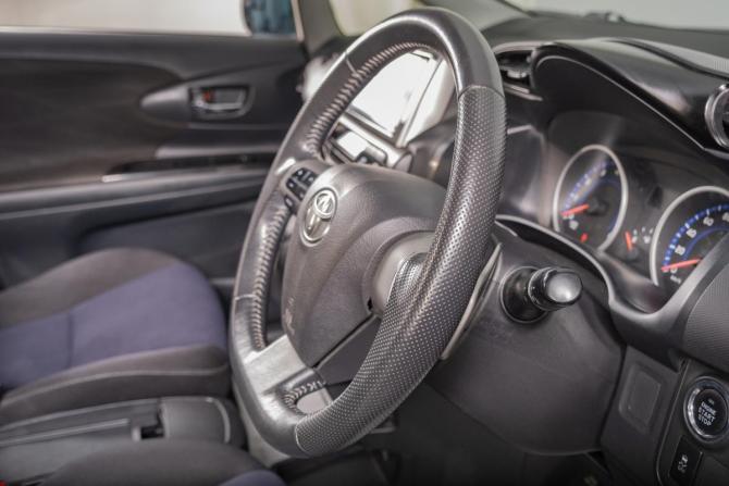 Toyota Wish II Рестайлинг с пробегом 2012 года, цена 1 449 000 рублей, 144600 км, минивэн, Автокод Объявления