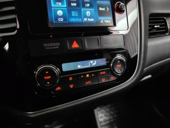 Mitsubishi Outlander III Рестайлинг 2 с пробегом 2016 года, цена 1 345 000 рублей, 260000 км, внедорожник, Автокод Объявления