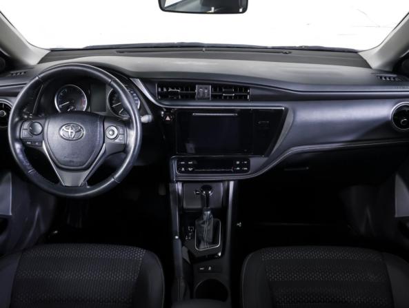 Toyota Corolla XI (E160 E170 E180) Рестайлинг 1 с пробегом 2018 года, цена 1 650 000 рублей, 108919 км, седан, Автокод Объявления