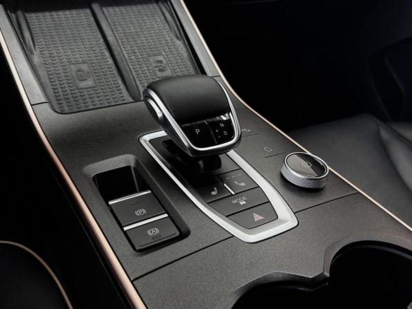 Omoda C5 I с пробегом 2023 года, цена 1 790 000 рублей, 36755 км, внедорожник, Автокод Объявления