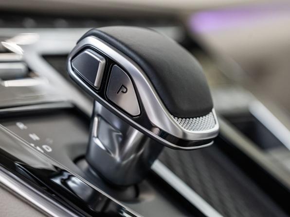 Hongqi HQ9 с пробегом 2025 года, цена 7 350 000 рублей, 9 км, минивэн, Автокод Объявления