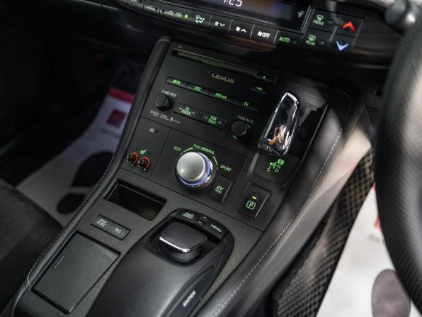 Lexus CT I с пробегом 2011 года, цена 1 325 000 рублей, 204000 км, хэтчбек, Автокод Объявления