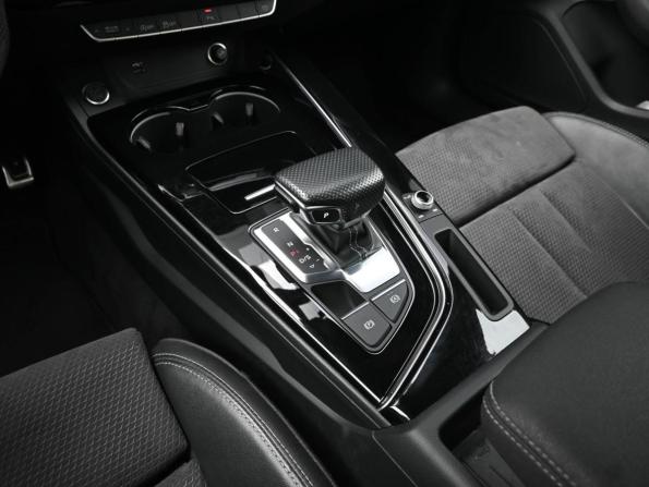 Audi A4 V (B9) Рестайлинг с пробегом 2020 года, цена 3 099 000 рублей, 129681 км, седан, Автокод Объявления
