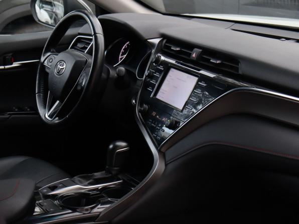 Toyota Camry VIII (XV70) Рестайлинг с пробегом 2020 года, цена 3 045 000 рублей, 42313 км, седан, Автокод Объявления