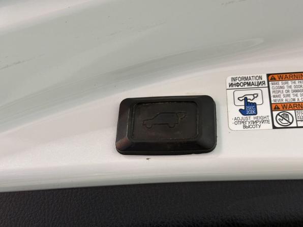 Toyota RAV4 IV (XA40) Рестайлинг с пробегом 2018 года, цена 2 665 000 рублей, 88783 км, внедорожник, Автокод Объявления