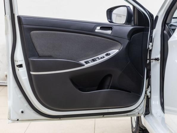 Hyundai Solaris I с пробегом 2013 года, цена 587 000 рублей, 279954 км, седан, Автокод Объявления