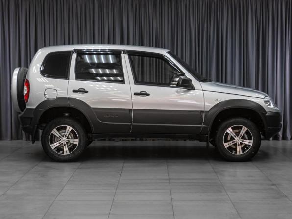 Chevrolet Niva I Рестайлинг с пробегом 2019 года, цена 939 000 рублей, 29314 км, внедорожник, Автокод Объявления