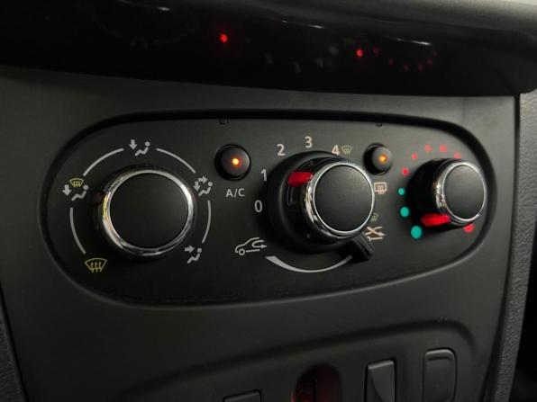 Renault Sandero II с пробегом 2017 года, цена 830 000 рублей, 116000 км, хэтчбек, Автокод Объявления