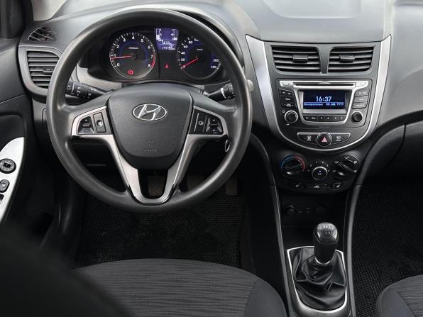 Hyundai Solaris I Рестайлинг с пробегом 2015 года, цена 842 000 рублей, 174780 км, седан, Автокод Объявления
